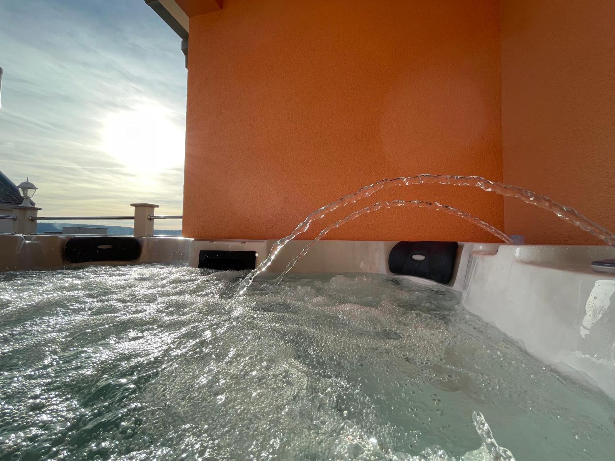 Villa Andrijana - Exclusively Yours - Family Getaway With Private Pool Kaštela Kültér fotó
