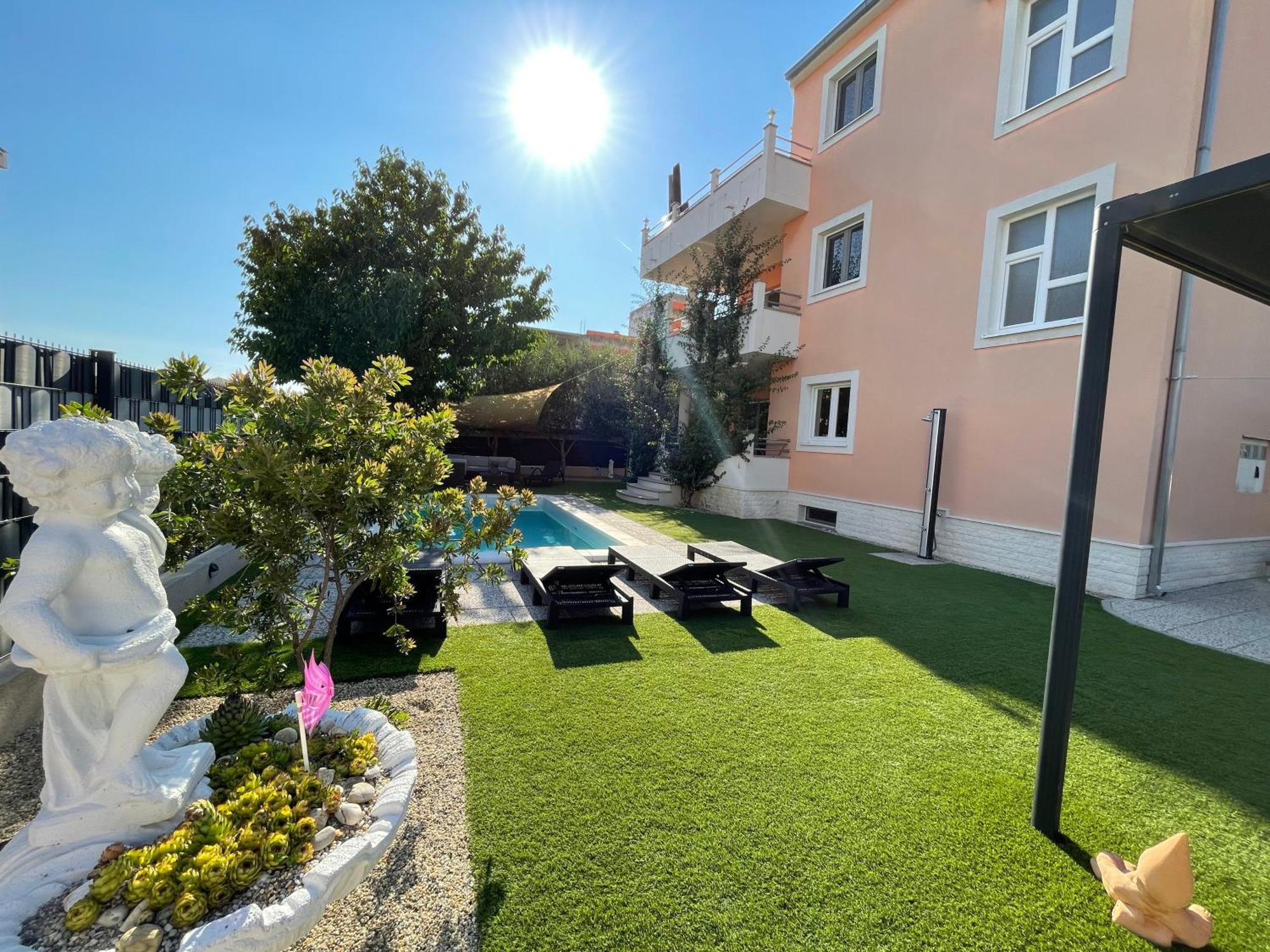 Villa Andrijana - Exclusively Yours - Family Getaway With Private Pool Kaštela Kültér fotó