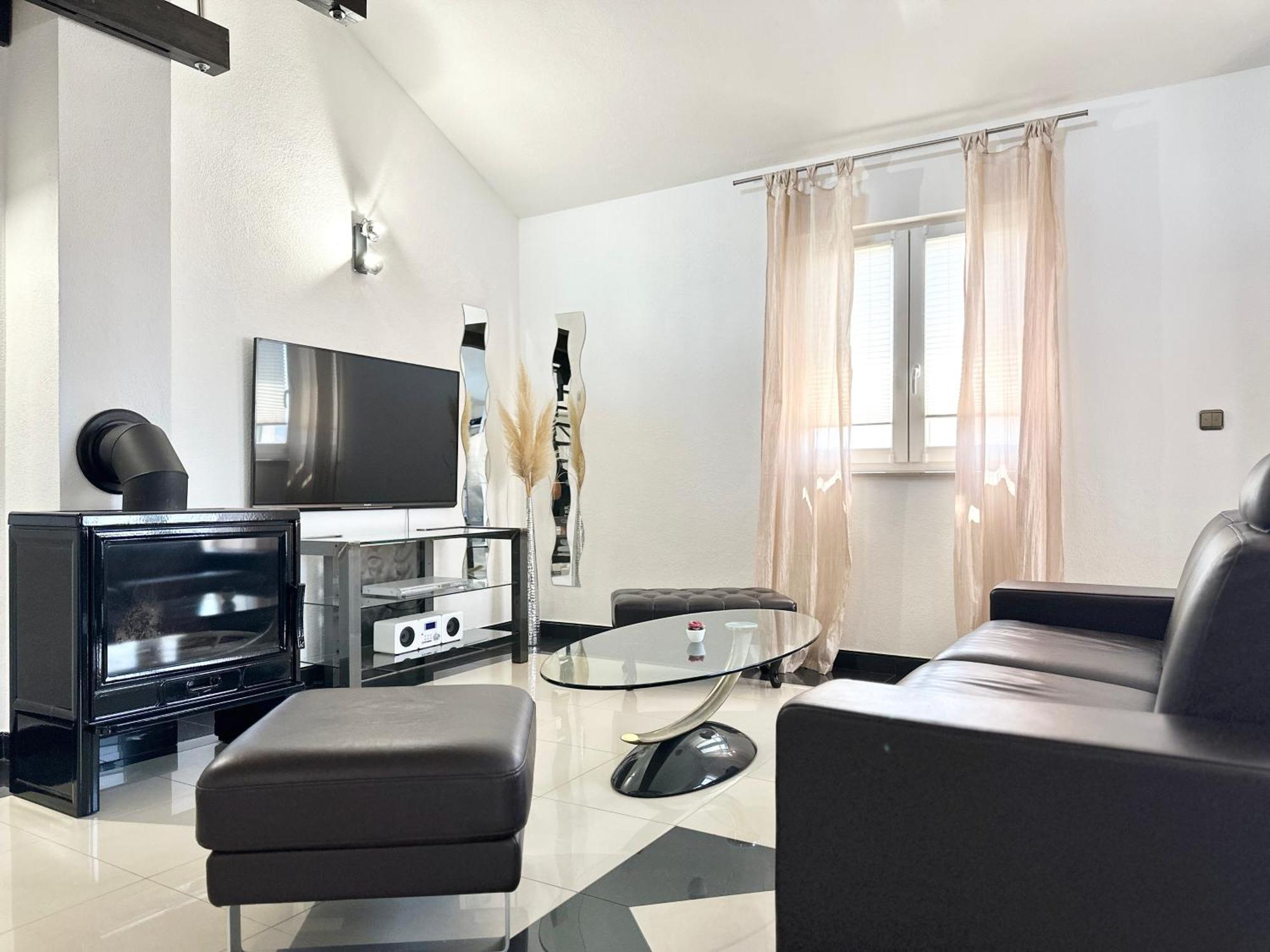 Villa Andrijana - Exclusively Yours - Family Getaway With Private Pool Kaštela Kültér fotó