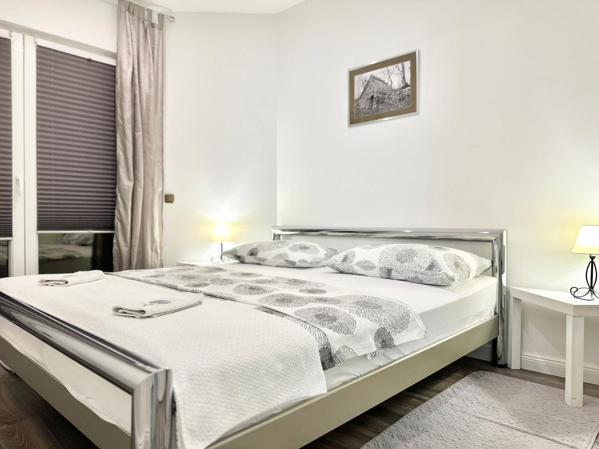 Villa Andrijana - Exclusively Yours - Family Getaway With Private Pool Kaštela Kültér fotó